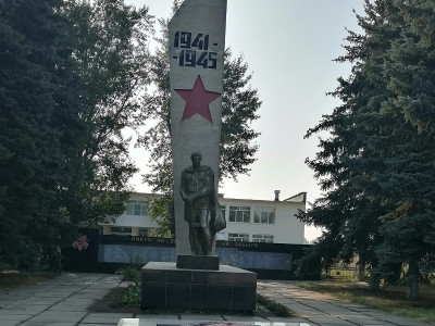 Памятник-ансамбль погибшим воинам в ВОв 1941-1945 гг..